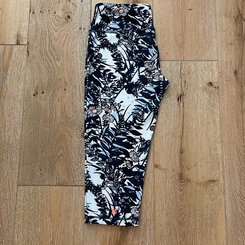 Sweaty Betty running crops. Excellent condition. Small. - Picture 2 of 11